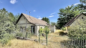 Felújítandó, 3 szobás, családi ház, 1861 nm-es telken!