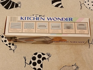 Kitchen Wonder (vagy Mini Wonder) többfunkciós kézi zöldségszeletelő és reszelő készlet látható, ame - kép 2