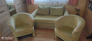 Kihúzható világoszöld kanapé két fotellel eladó. 