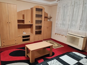 Szolnok központjában 1 szobás lakás kiadó  - kép 2