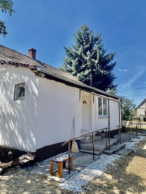 Gazdálkodásra alkalmas 2700 nm-es telken, 2 szobás családi ház eladó! - kép 2