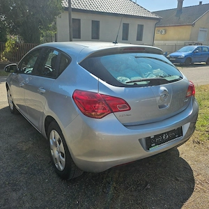 OPEL ASTRA J 1.4 Selection - kép 5