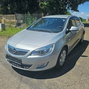 OPEL ASTRA J 1.4 Selection - kép 2