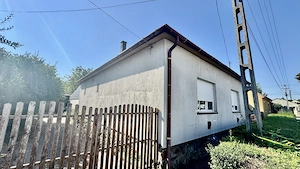 Önálló 3 szobás, klímás, 120 nm-es családi ház eladó!