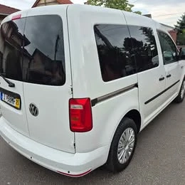 VOLKSWAGEN CADDY 1.2 TSI BMT ! 2018-as,Garantált km,vezetett szervízkönyv! Körablakos. Ára: 3 140 00 - kép 3