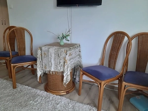 4 személyes rattan étkező, megkímélt állapotban átalakítva, de vissza alakítható, üveg lappal!