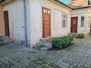 Csillaghegyen 2 szobás bútorozatlan ház kiadó!