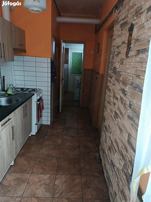 Eladó igényesen felújított, 60 m-es családi ház! - kép 3