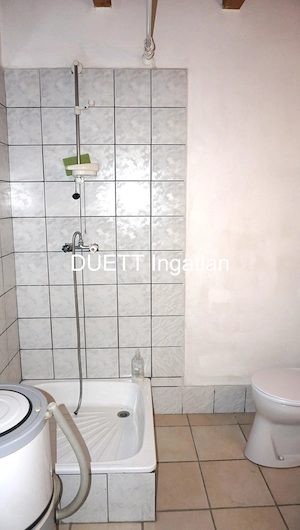 Győr-Sashegyen   Fehérvári-dűlő  zártkerti nyaraló gondozott, parkosított kerttel eladó - kép 6