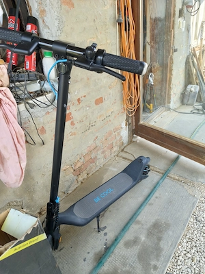 BE COOL E-Scooter Ad10 - 8,5"-os légtömlős gumik, akár 25 km-es hatótávolság. 2024 es keveset haszná - kép 3