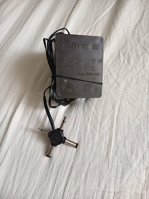 Tápegység AC DC adapter 220V 4,5V   200mA