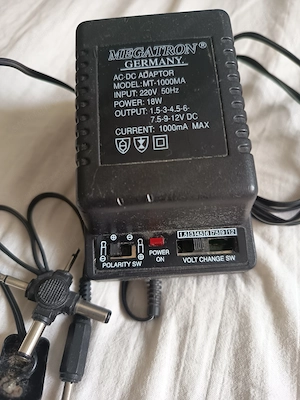 Univerzális hálózati tápegység 220V 3-12V, max. 1000mA - kép 5