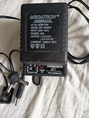 Univerzális hálózati tápegység 220V 3-12V, max. 1000mA - kép 3