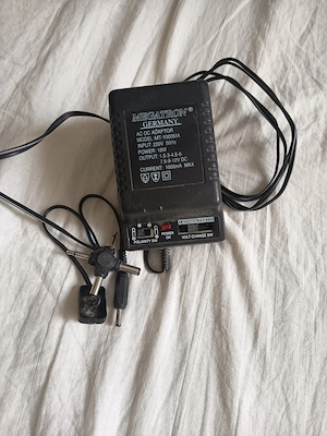 Univerzális hálózati tápegység 220V 3-12V, max. 1000mA - kép 4