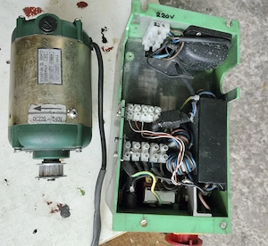 Eszterga motor vezérlővel
