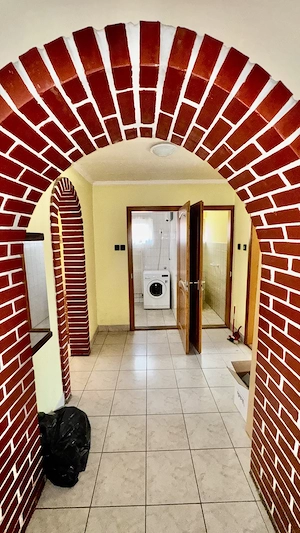 Háromszintes, 216 nm összes alapterületű, családi ház, 1226 nm-es telken! - kép 5