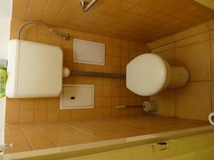 Kecskemét belvárosi, 2 szobás, első emeleti, erkélyes, fűtéskorszerűsített lakás eladó - kép 5