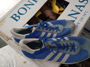 Adidas BB5246 44 es kék színű sportcipő 3000ft óbuda személyesen óbudán lakcimemen posta kizárolag e - kép 3