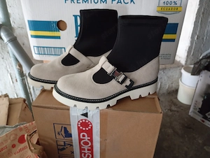 39es női extravagáns Catwalk zoknicsizma (sock boot), amely a klasszikus Mary Jane stílusú csatos fé - kép 3