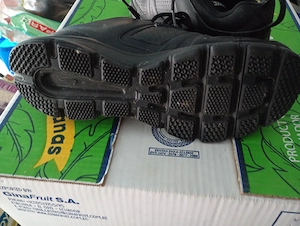 Nike  T-Lite XI 616544 007 Fekete 42es 8000ft óbuda 36 50 104 8272  személyesen óbudán posta kizárol - kép 7