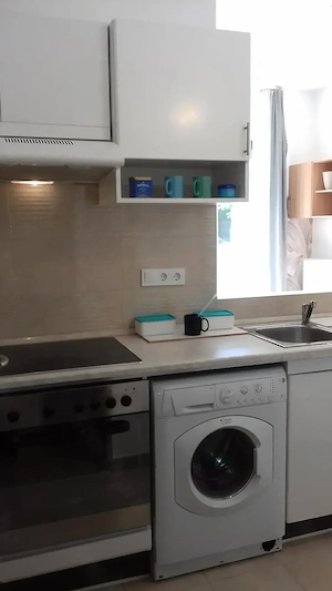 Sasadliget lakóparki saját kertes földszintes, redőnyös teraszos hálószobás lakás kiadó - kép 2