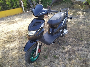 Generic kétütemű robogó - kép 3