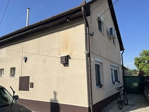 Dunaharasztin Rákóczi ligeten 2 szintes nappali+3 szobás családiház