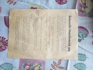 Universal márkájú retró fém tésztaformázó  konyhai gép (kekszkinyomó) - kép 5