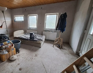 Monor zártkerti részén, Strázsahegyen, lakható kis ház 2140 m2-es telekkel - kép 4