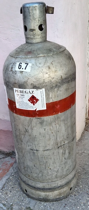 Gázpalack , nagy méretű fazekak, szabadtéri fözöcskéhez , disznótorra edények. - kép 2