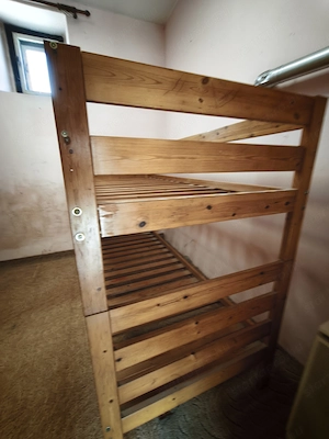 Fenyő emeletes ágy matracokkal együtt fekvő felület 80 x  200 cm kép szerinti állapot kompletten 55  - kép 4