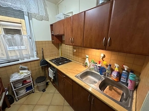 Kecskemét Belvárosában eladó egy 50 négyzetméteres, 2 szobás, első emeleti, erkélyes lakás - kép 4