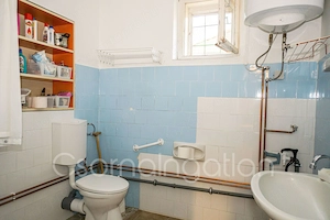 Csorna - Frekventált helyen 3 hálószoba + nappalis családi ház ELADÓ - kép 10