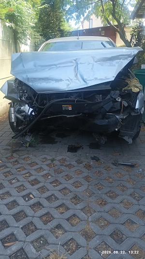 Ford Mondeo 2.0 Ghia bontásra - kép 2