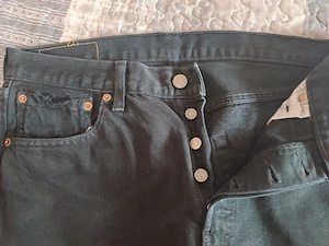 Piros cimkés Levis Strauss 501 eladók  - kép 4