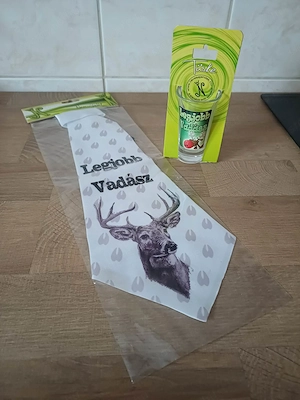 Legjobb Vadász nyakkendő, vicces pálinkás pohárral eladó, Új!