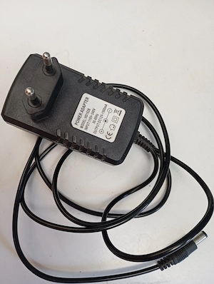 Eladó:  2 személyes elektromos kisautó   Jeep   ÚJ AKKUMULÁTOR + TÁVIRÁNYÍTÓ + Töltő  - kép 6
