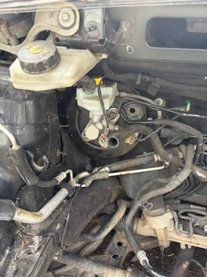 Opel Zafira C fékrásegítő GM 13308771 15.000.- klímacsövek ,fékfolyadék tartály, abs 13440100, 10.02 - kép 2