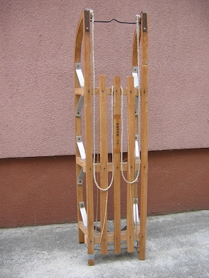 Szánkók eladók.