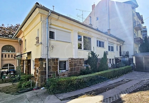 Egyedi kialakítás, két szint, duplakomfort, autóbeálló, tároló, eladó lakás!