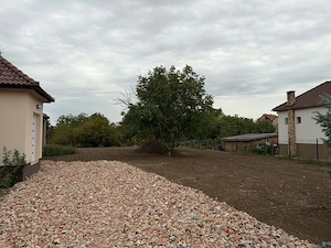  Gombán teljesen felújított, újszerű állapotban lévő, 2 szoba + nappalis családi ház, 1327 m2 telek - kép 3