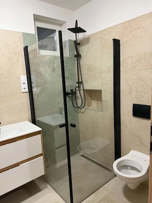  Gombán teljesen felújított, újszerű állapotban lévő, 2 szoba + nappalis családi ház, 1327 m2 telek - kép 10
