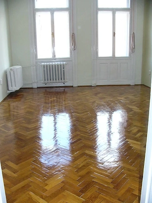 Győr-Belvárosban, 115 nm  alapterületű lakás tulajdonostól ELADÓ! - kép 5