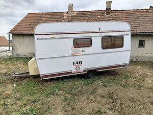 Fendt Caravan használt lakó kocsi a képeken látható állapotban kivül szépnek mondható üvegek épek ab