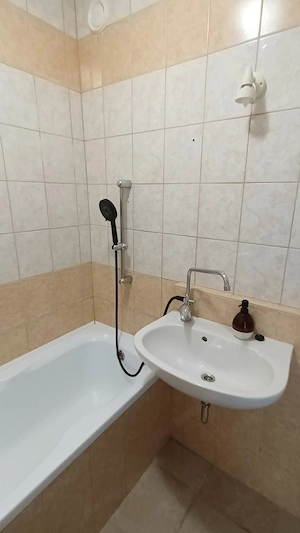 Lővérekre néző panoráma, korszerűsített műszaki állapot   2 szobás lakás Sopronban - kép 6