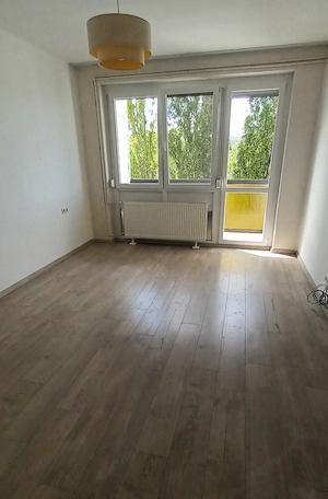 Lővérekre néző panoráma, korszerűsített műszaki állapot   2 szobás lakás Sopronban - kép 5
