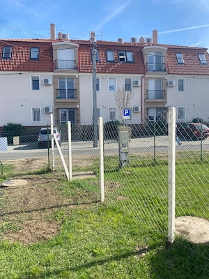 Beton kerités oszlop dróthálóval eladó !!!