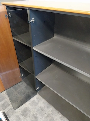 Szép állapotú irodabútor - kép 4