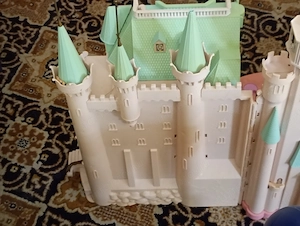  Disney Hamupipőke kastély   használt 15000ft óbuda 36 50 104 8272 személyesen óbudán  ha postázni k - kép 7