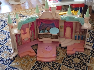  Disney Hamupipőke kastély   használt 15000ft óbuda 36 50 104 8272 személyesen óbudán  ha postázni k